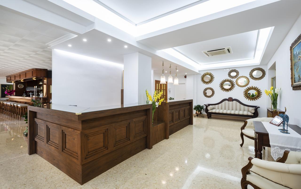 Hotel Gaya Peguera Exteriér fotografie